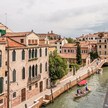 Carmini Canal View And Balcony With Lift Venedig Exterior foto