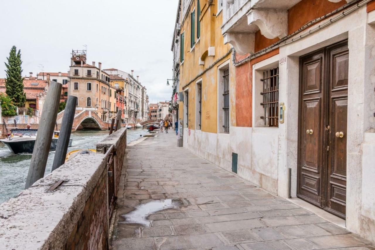 Carmini Canal View And Balcony With Lift Venedig Exterior foto
