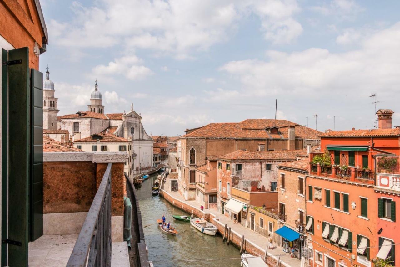 Carmini Canal View And Balcony With Lift Venedig Exterior foto