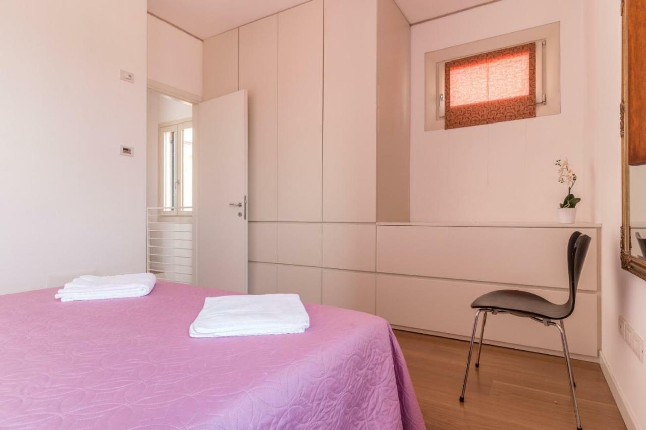 Carmini Canal View And Balcony With Lift Venedig Exterior foto