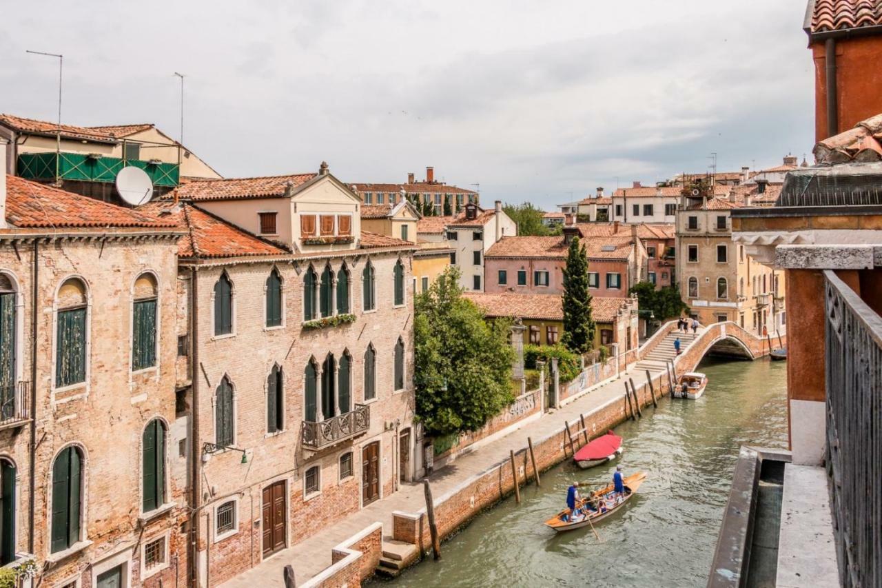Carmini Canal View And Balcony With Lift Venedig Exterior foto