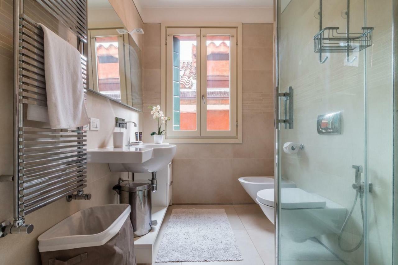 Carmini Canal View And Balcony With Lift Venedig Exterior foto